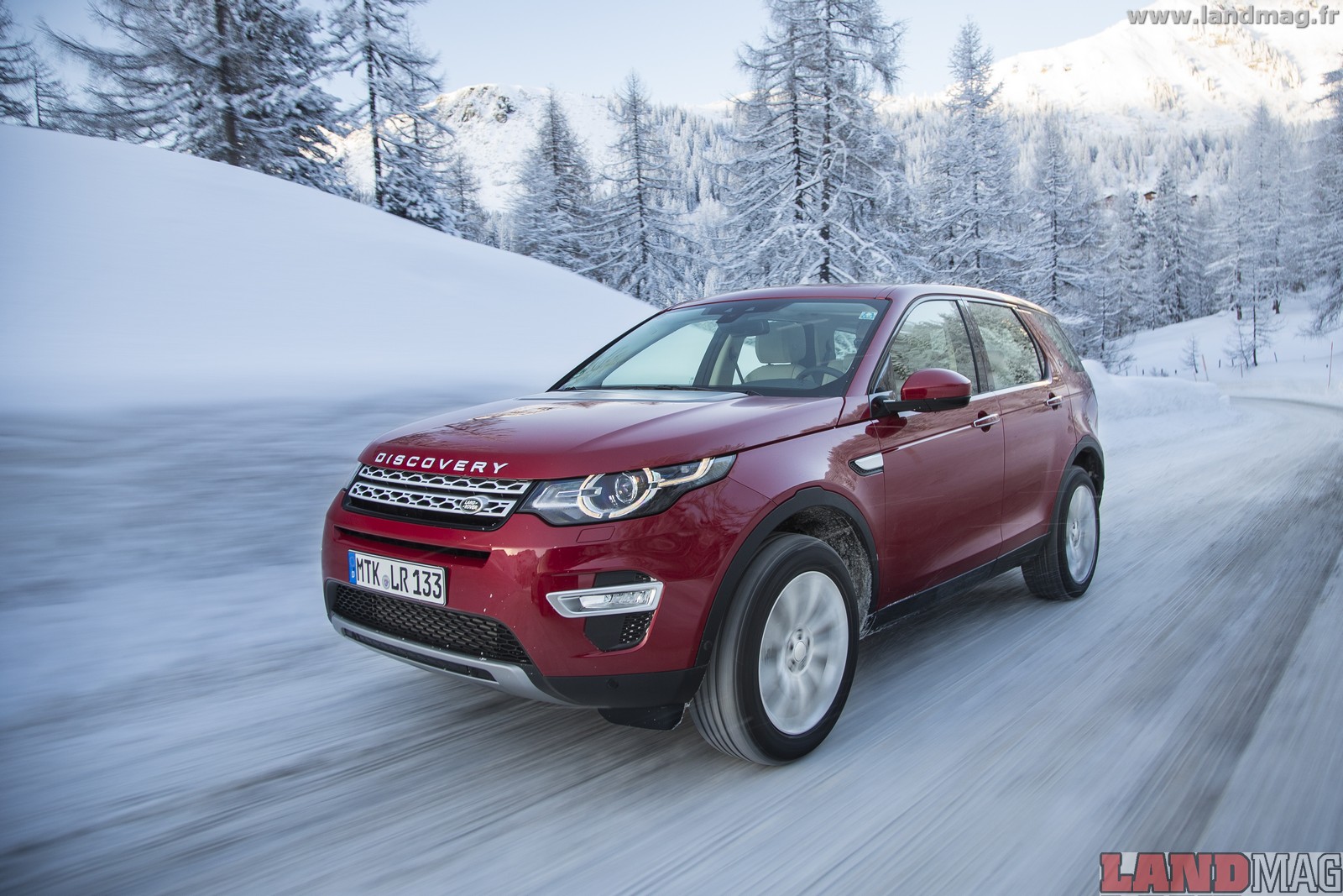 LR_Discovery_Sport_HSELuxery_FirenzeRed_01_15_0152_(102892)