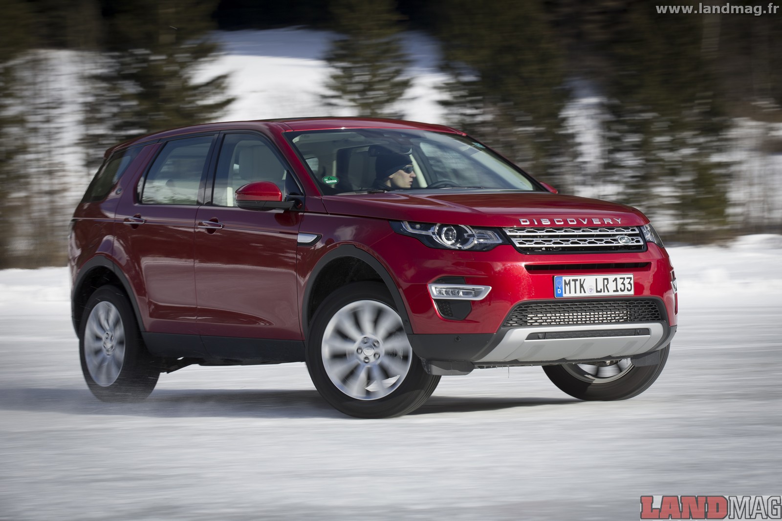 LR_Discovery_Sport_HSELuxery_FirenzeRed_01_15_9479_(102898)