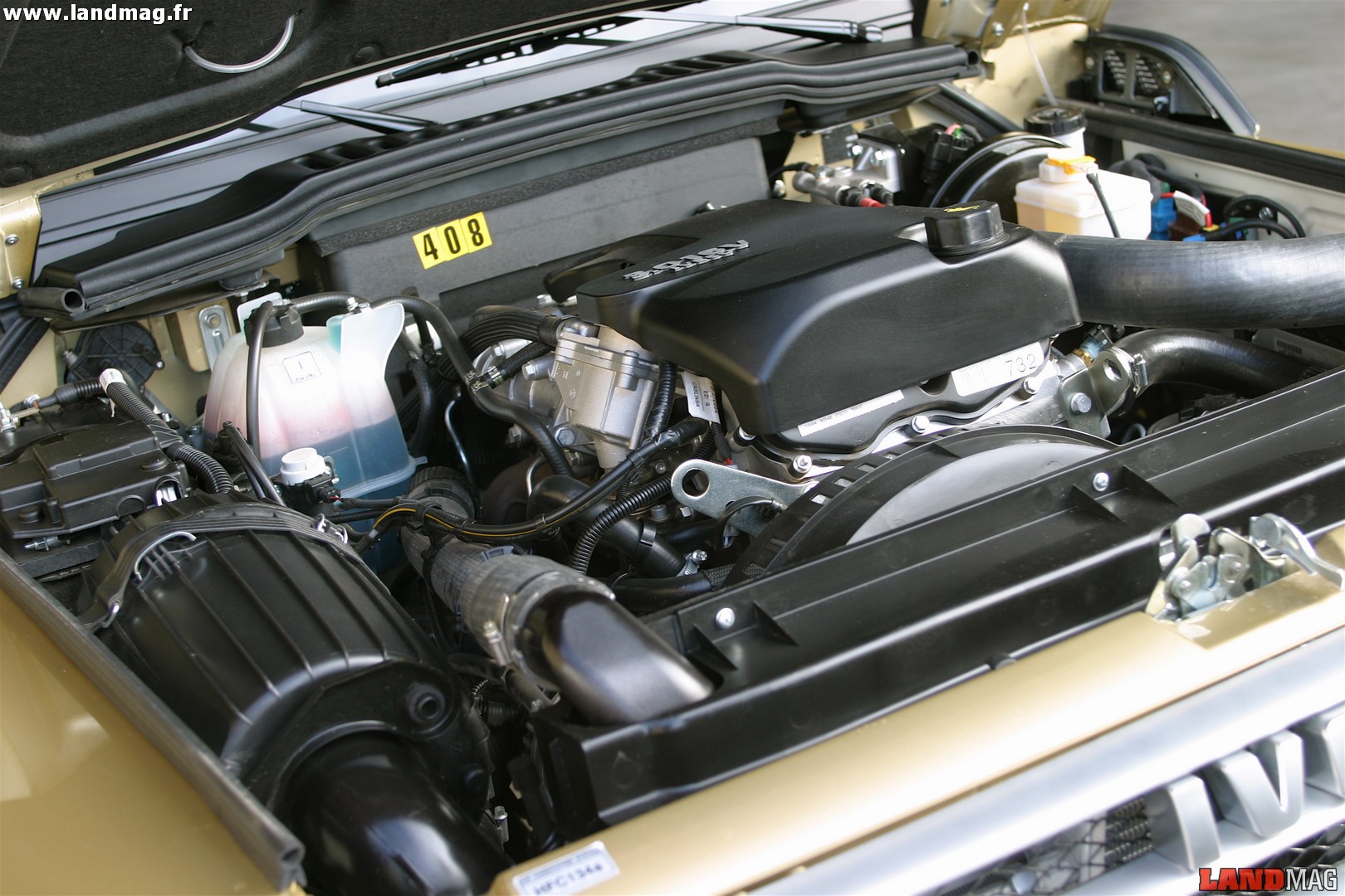 Le moteur 3,0 l HPT diffère du 3,0 l HPI par son turbo à géométrie variable, qui lui permet d'afficher 176 ch.
