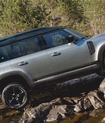 Land Rover: le nouveau Defender 130 sortira en 2023