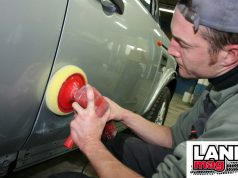 Atelier : polir des rayures sur une peinture vernie