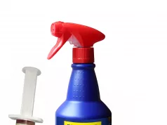 WD-40 et Restom : deux produits pour aider à l’atelier